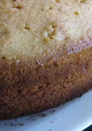 A picture of Lemon cake.