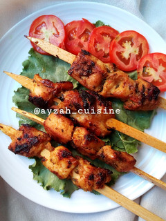 A picture of Pan grilled chicken sticks.