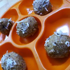 A picture of Sooji ladoo.