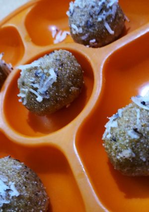 A picture of Sooji ladoo.