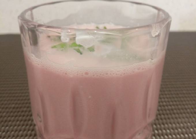 Kokum sherbet with coconut milk or Solkadhi