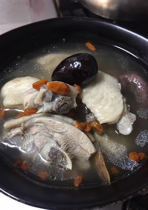 當歸柿餅雞湯 的食譜成品照片