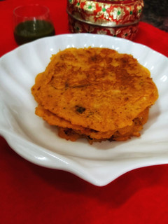 बेसन के चीले (besan ke cheele recipe in hindi) रेसिपी मुख्य फोटो