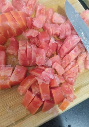 A picture of How to use frozen tomatoes?.