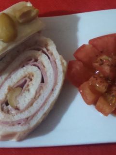 Una foto de Pionono relleno para las fiestas! excelente opción de entrada fría!