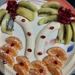 A picture of Fruit carving.
