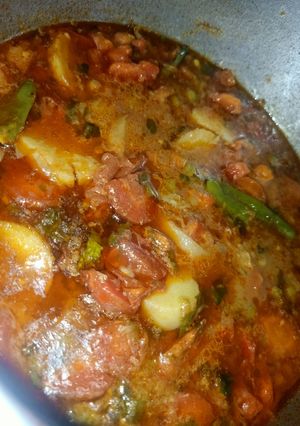 A picture of Potato, pea, and carrot curry mom's recipe 😋.