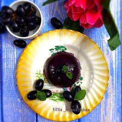 A picture of Vegan Grape 🍇 Pudding.