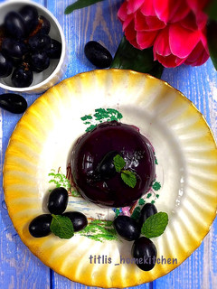 A picture of Vegan Grape 🍇 Pudding.