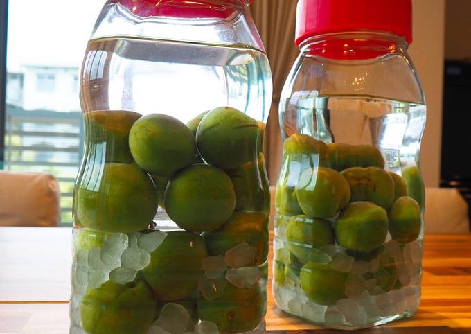 Umeshu Japanese Plum Wine Recipe By Yorokobi Kitchen Cookpad