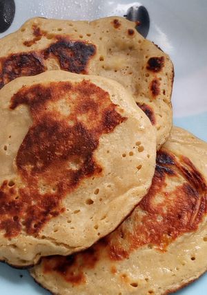 Una foto de Tortitas de banana, pera y avena