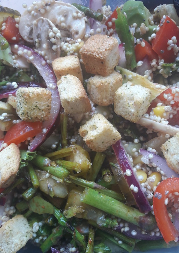 Una foto de Ensalada de quinoa con vinagreta de limón