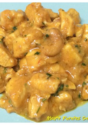 A picture of Curry Chicken with Coconut Milk and Cashews.