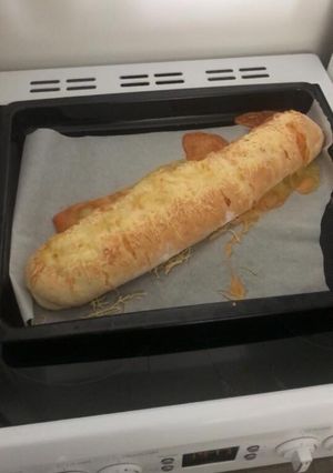 Une photo de Baguettes farcies moutarde gruyère camembert