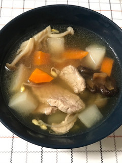 萬用鍋 肉骨茶 的食譜成品照片