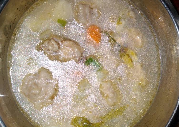 Resep Kuah sop isi pentol bakso yang Bisa Manjain Lidah