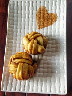 সিনামন রোল (Cinnamon roll recipe in Bengali) রেসিপির প্রধান ছবি