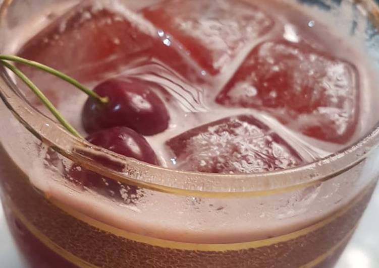 How to Prepare Perfect Cherry soda