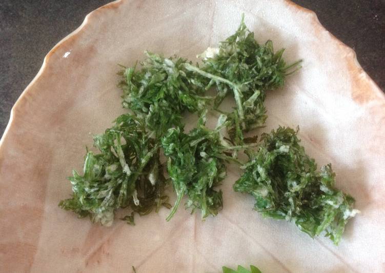 How to Prepare Speedy Seriously crispy Tempura - carrot leaves      Dont throw away 3