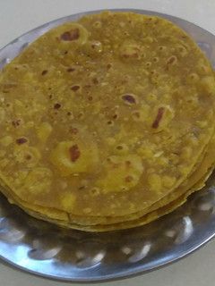 ધઉં બાજરા ના ઢેબરા (Wheat Bajra Dhebra Recipe In Gujarati) રેસીપી મુખ્ય ફોટો
