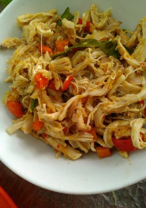 Foto resep Ayam suwir daun jeruk pedas