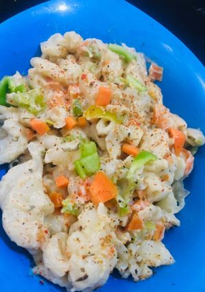 व्हाइट सॉस मैकरॉनी(White sauce macaroni recipe in Hindi) रेसिपी मुख्य फोटो