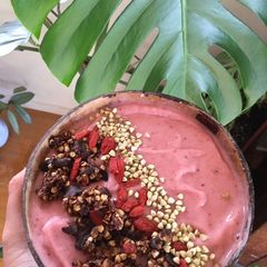 A picture of Strawberry smoothie bowl.