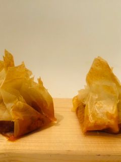 Una foto de Saquitos de sobrasada y brie