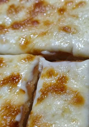 Una foto de Pizza de queso muzzarella (sin gluten)