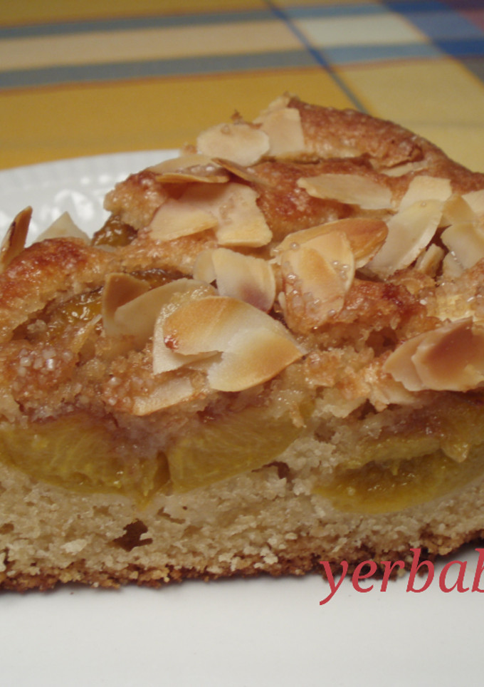 Una foto de Tarta de ciruelas y almendra
