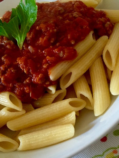 Una foto de Macarrones boloñesa