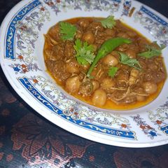 A picture of Qorma Murgh Cholay.