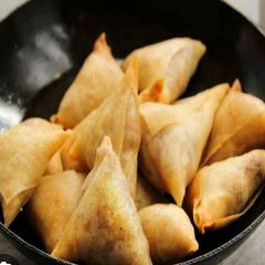 A picture of Peri Peri mini samosa recipe.