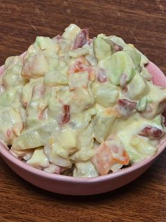 Una foto de Ensaladilla de aguacate y mariscos