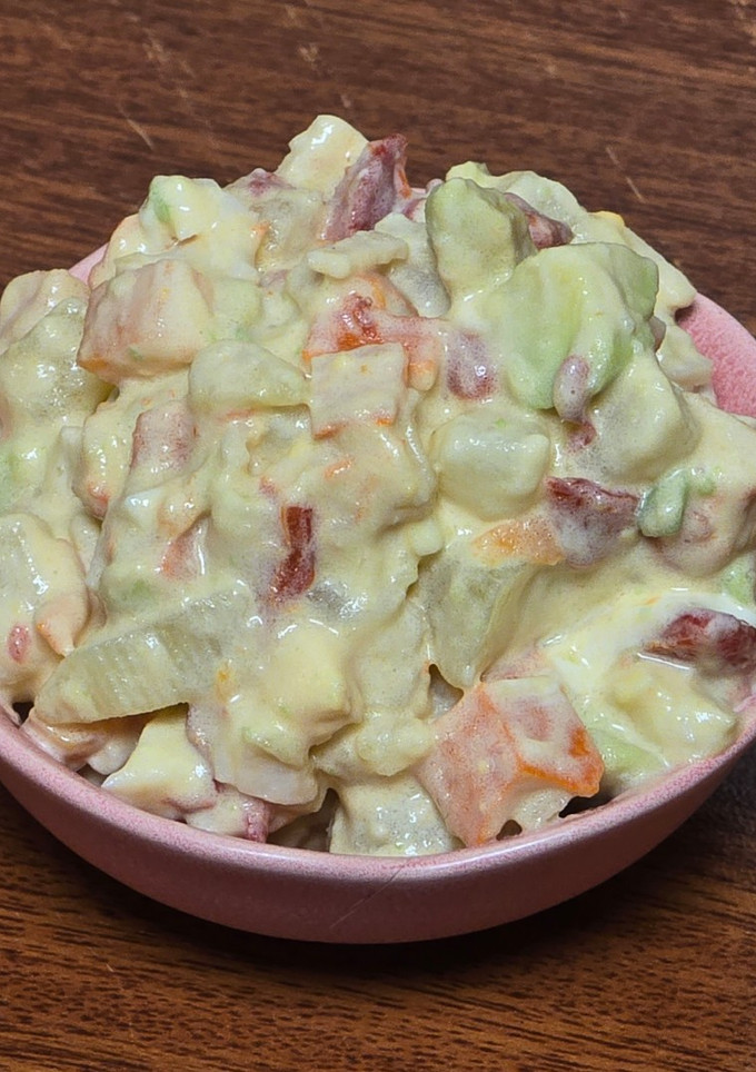 Una foto de Ensaladilla de aguacate y mariscos