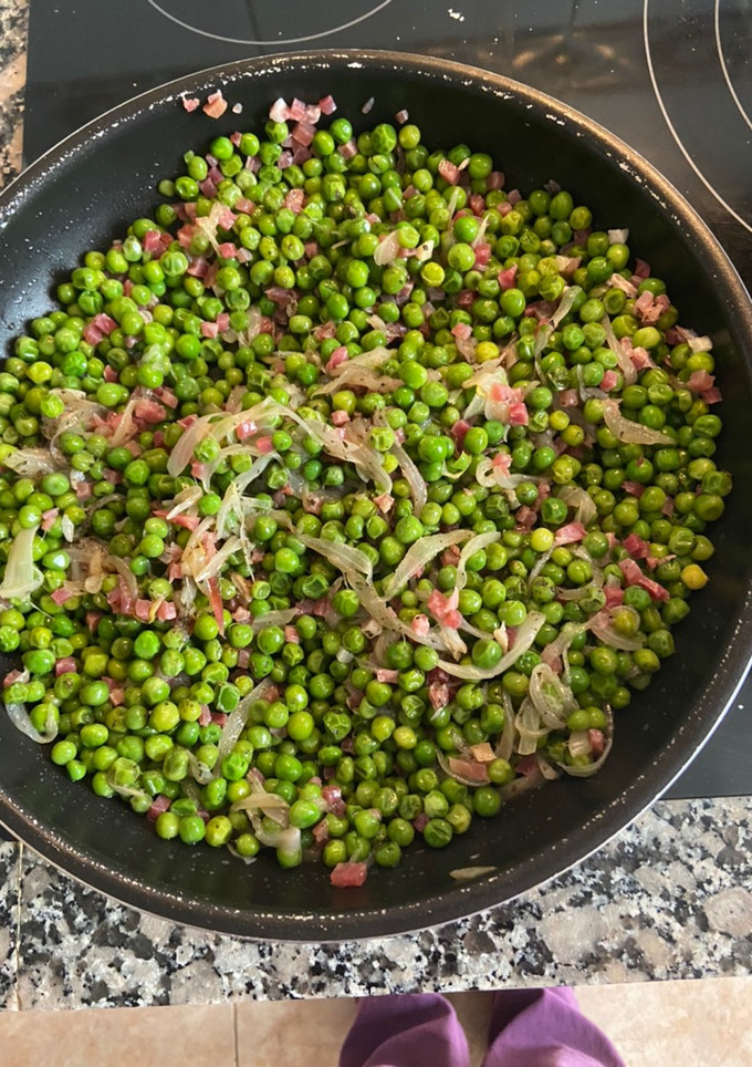 Una foto de Guisantes salteados