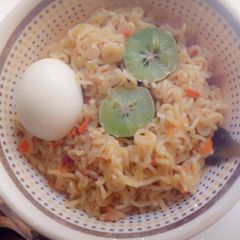 A picture of INDOMIE & LEMON.