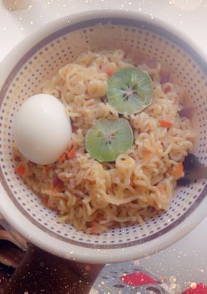 A picture of INDOMIE & LEMON.