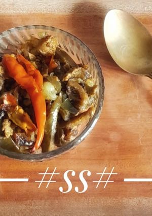 A picture of Onion Eggplant fry with Fish oil.