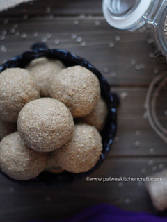 A picture of Sesame Jaggery laddu.