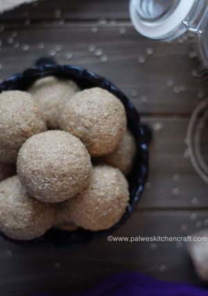 A picture of Sesame Jaggery laddu.