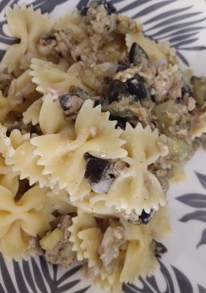 Foto di Farfalle con tonno e melanzana 🍆