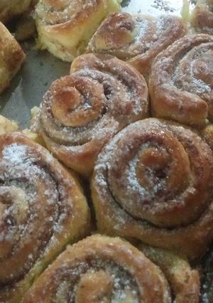 Una foto de ROLS  DE CANELA súper fáciles de hacer