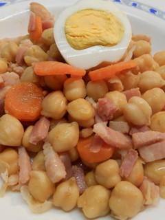 Una foto de Garbanzos con beicon