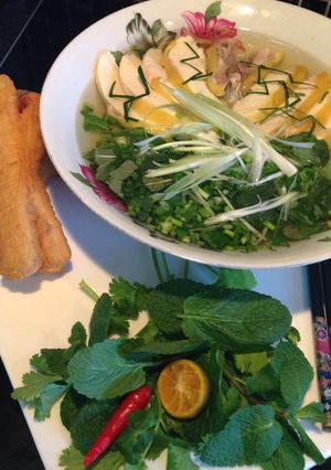 A picture of Hanoi Chicken Pho (Phở Gà Hà Nội).