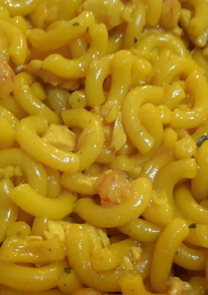 Una foto de 119. Fideuá con pollo y gambas