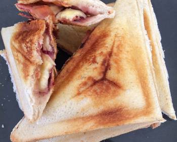 Easy Making Recipe Brie bacon and cranberry toasties Delicious Nutritious