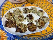 Une photo de parmesan croquettes