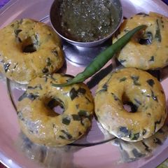 A picture of Makki Ke Dhokle.