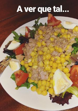 Una foto de Ensalada de garbanzos